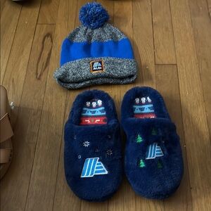 Aldi Blue and Gray Beanie with Slippers Set